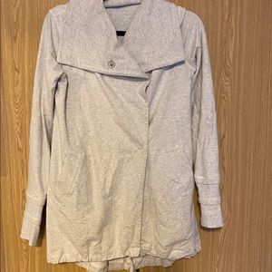 Lululemon gratitude wrap size 6